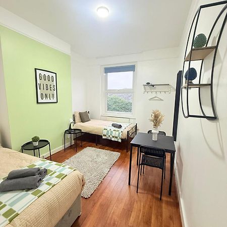 Cricklewood Broadway Guest Home Лондон Экстерьер фото