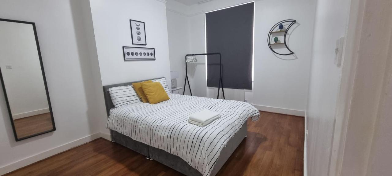 Cricklewood Broadway Guest Home Лондон Экстерьер фото