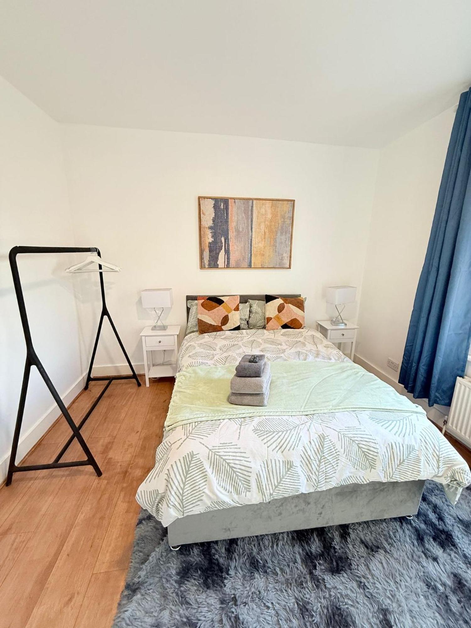 Cricklewood Broadway Guest Home Лондон Экстерьер фото
