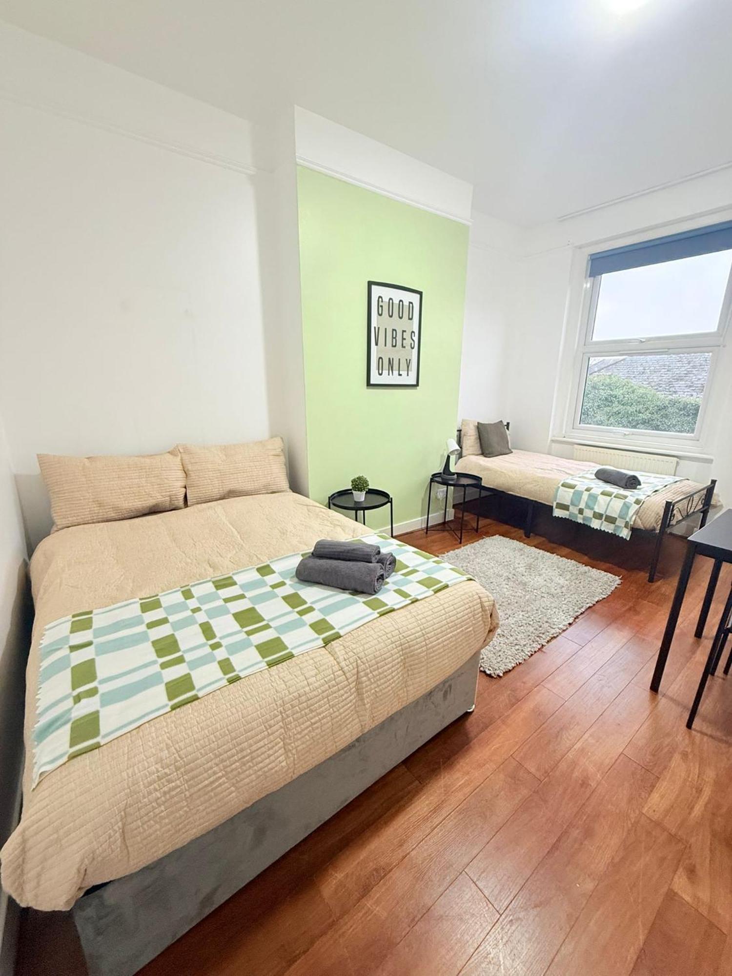 Cricklewood Broadway Guest Home Лондон Экстерьер фото