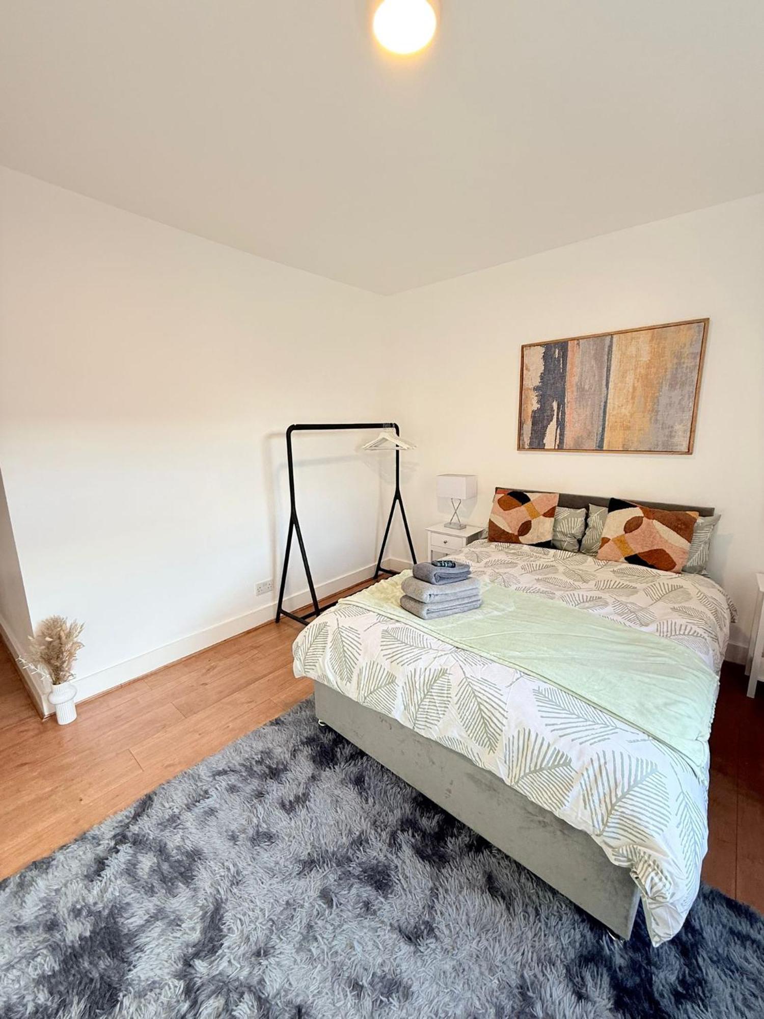 Cricklewood Broadway Guest Home Лондон Экстерьер фото