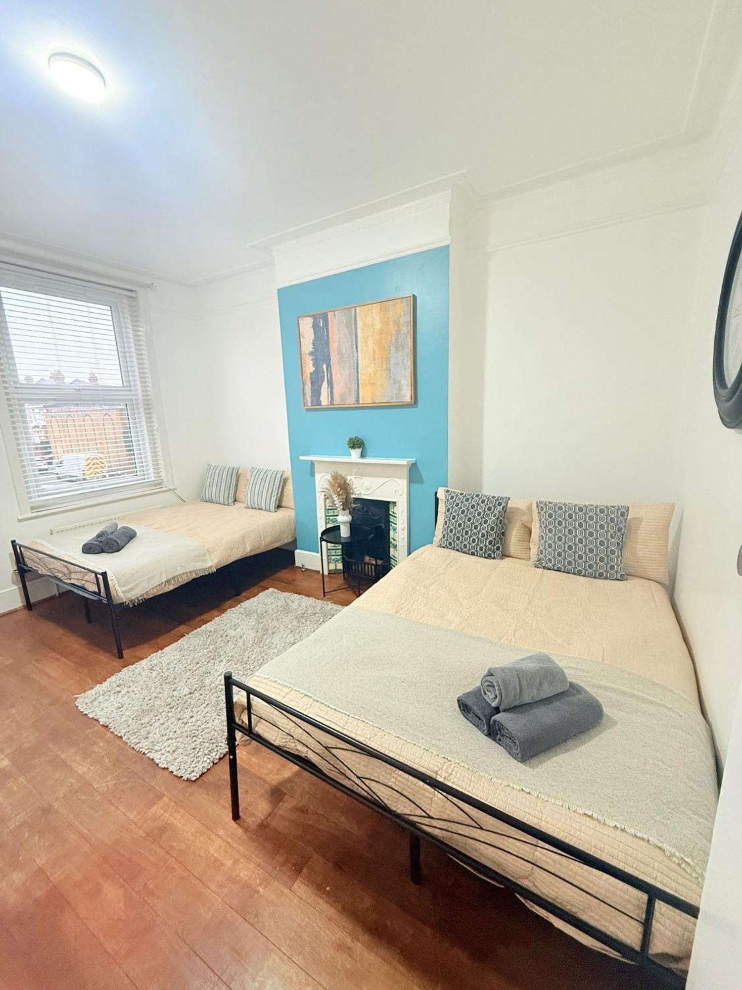 Cricklewood Broadway Guest Home Лондон Экстерьер фото